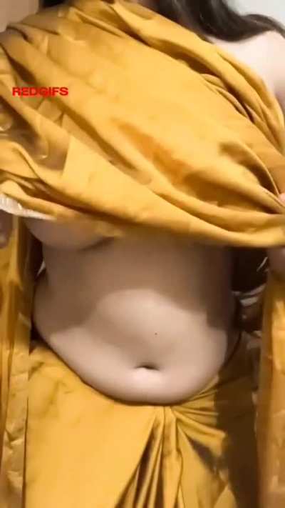 I look innocent in yellow… until you notice the way I move🥰🥰