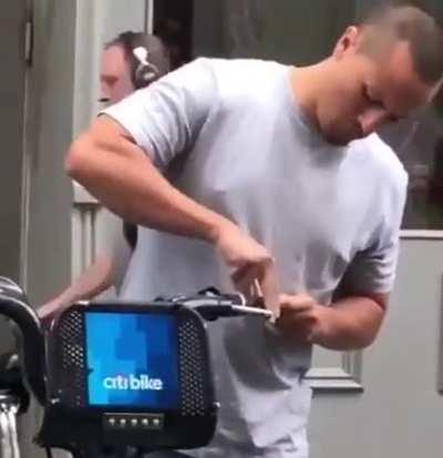 Скользкий малый.