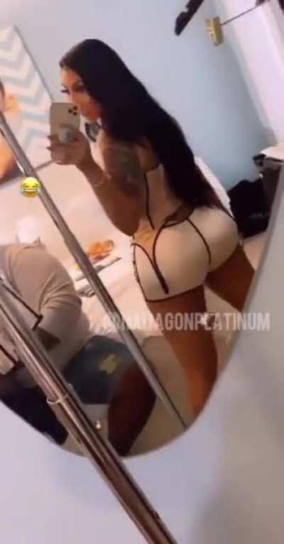 In love with how much her ass juggles when she shake it