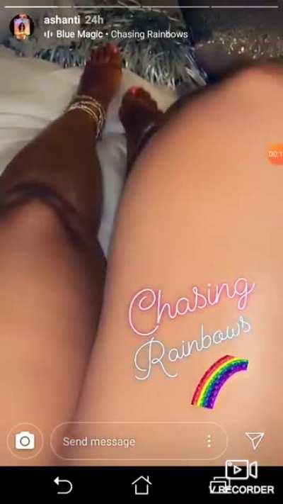 I want them thighs around my neck 😍😂