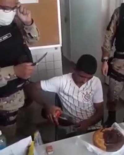 Queria entender a mente dos policiais do Brasil .