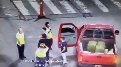 Corrientes: Se pelearon con inspectores de tránsito y huyeron