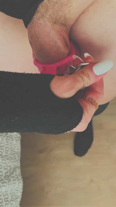 Leaking non-stop... I was locked, and plugged... and taking lewd pics! If you tasted those juices, you'd be hooked forever. Trust me, I've done it 🍆💦😩