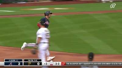 [Highlight] [Highlight] Matt Olson ties Shohei Ohtani for the MLB lead with his 40th home run.