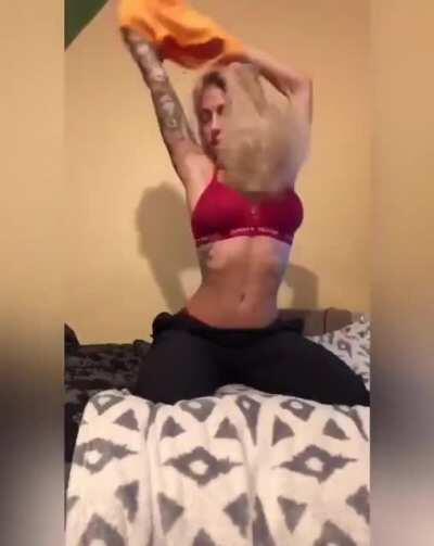 Is she insane? Tiktok snowitequinsnow Sc thiskindasnow