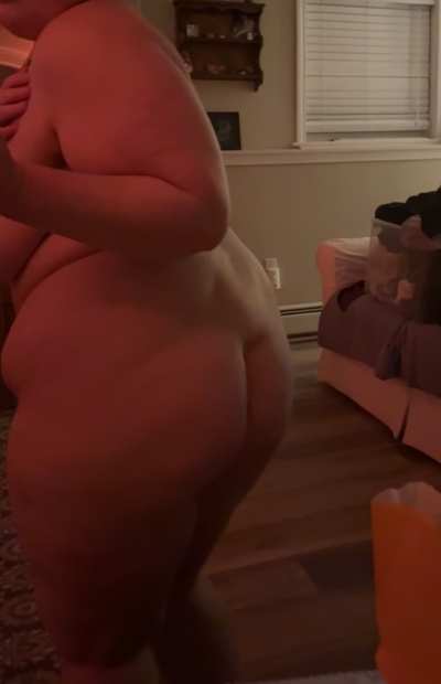 Don’t you wanna bend me over and breed me like a proper cow?🐄