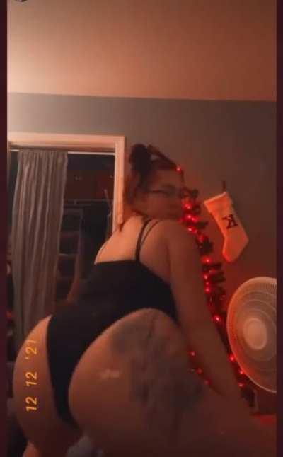 Pawg twerking