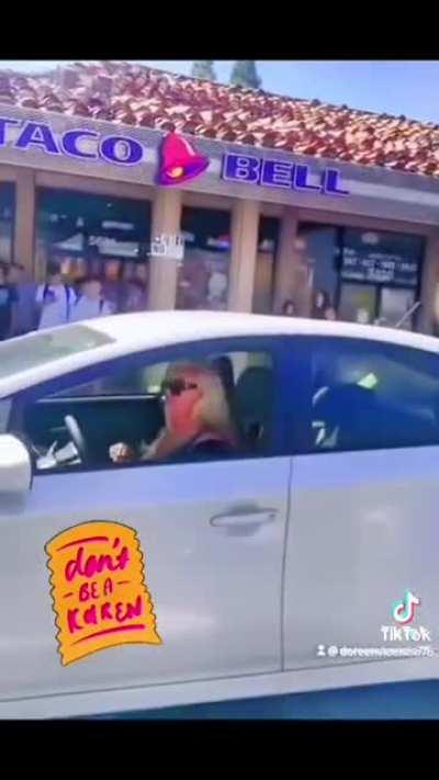 Women won’t back up so that a truck can get around a turn