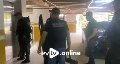 Cae cabecilla del Tren de Aragua en Colombia: murió al lanzarse de un sexto piso durante operativo. El presunto líder del Tren de Aragua en Chile, Ender Alexis Rojas, falleció en Colombia tras lanzarse de un sexto piso durante un operativo de captura del 