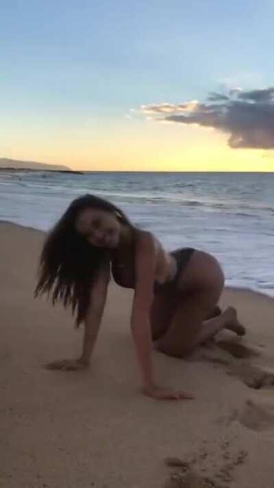 Beachbabe doing a bit of teasing