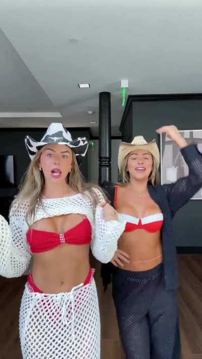 Twins Take On Nashville