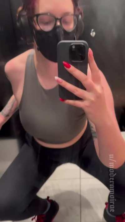 lifting weights makes me horny