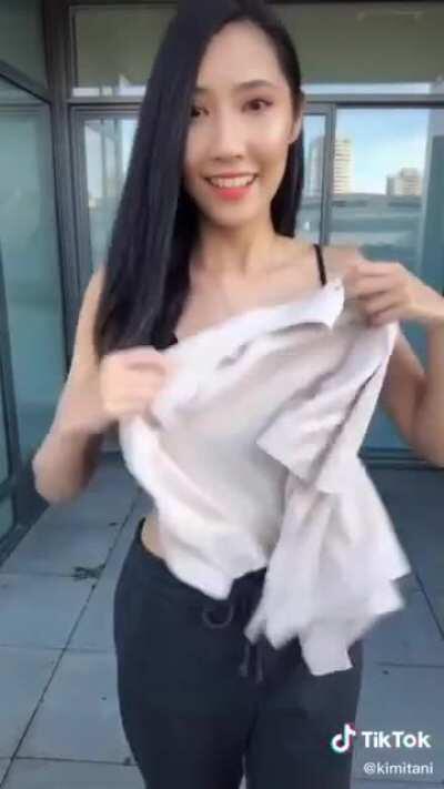 Tiktok Outfit Change challenge