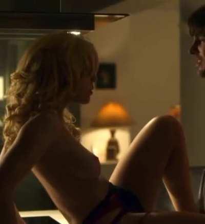 [Reddit] God i'd pound the fuck outta blonde sexbombs like her! 🤤🔥💦 look at that body goddamnn!!