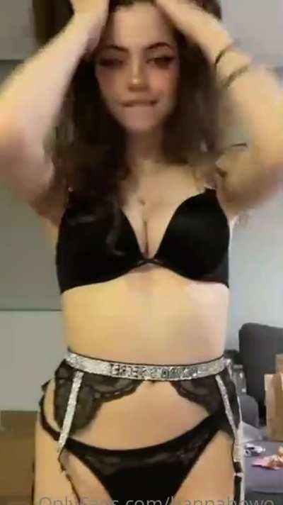 Hannahuwu new content - F0lder B3l0w