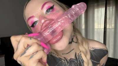 Just a stupid bimbo slut 🤤