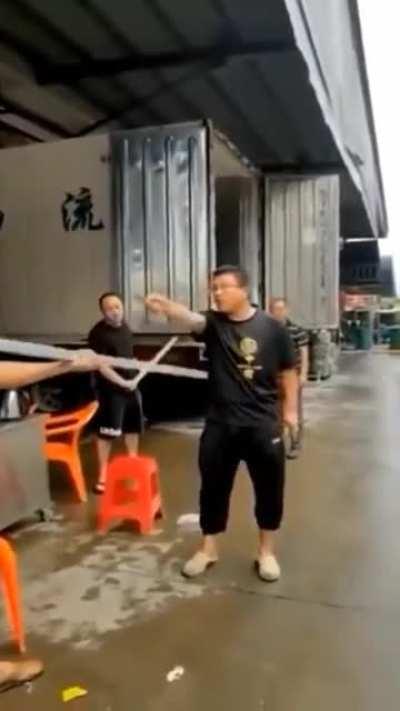 Overpowering a guy threatening with a knife