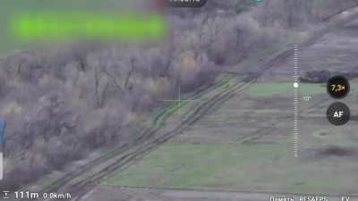 Ukrainian forces were able to repel a Russian armoured assault in Vesele–Skudne, Donetsk Oblast, while liberating the settlement of Dniproenerhiia.