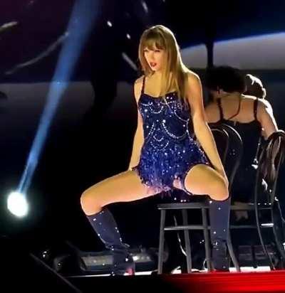would love for Taylor Swift to bounce on my cock
