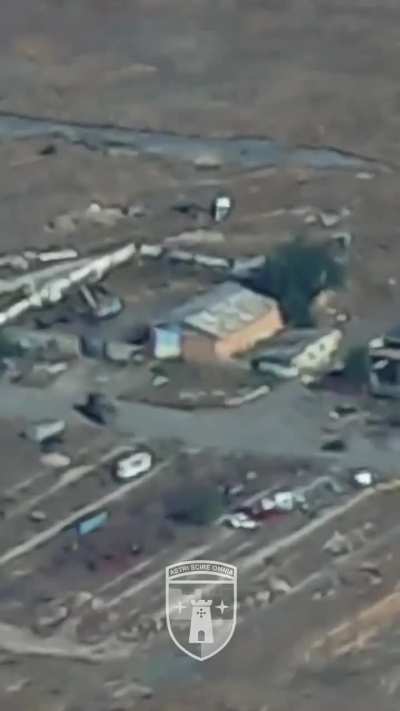 A Ukrainian UAV pilot follows a Russian Osa-AKM air defense system and crew to its temporary base. The operator later orders a HIMARS strike on the building.