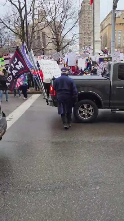 MAGA showed up at the Buffalo Hands Off! protests and this was the crowds reaction: