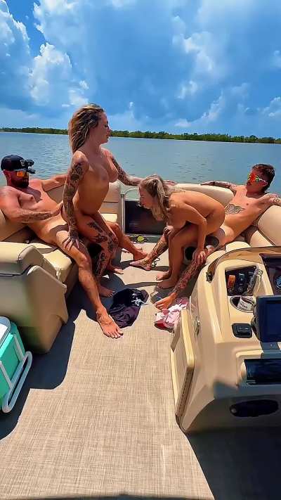 Love flashing the passing boaters