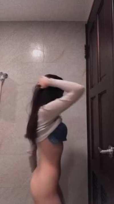 Petite asians are the most horny creatures