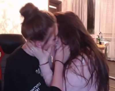 Friends Girls Kissing