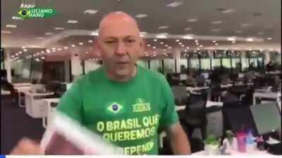 AGITAÇÃO E PROPAGANDA. Não me surpreenderia nada alguém ter entrado nessa organização depois desse vídeo, kkkkkkk.