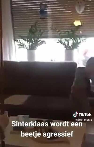 De sint wordt een beetje aggressief