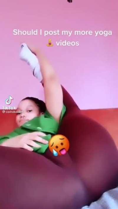 sashakassim3 on TikTok , giant cameltoe!