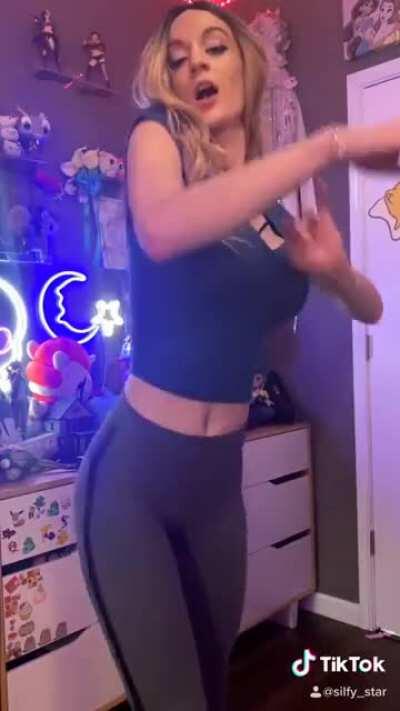 Just doin a lil dance