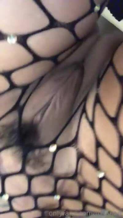 Her ass is made out of jell 🍑