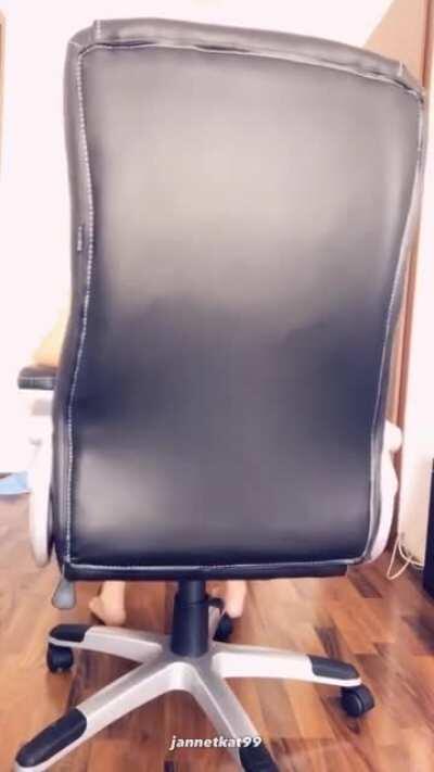 Look! My new office chair arrived! :D