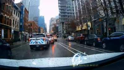 [USA] Unfortunate time to run red light.