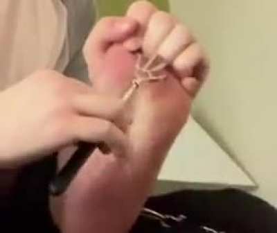 Back scratcher vs my feet 