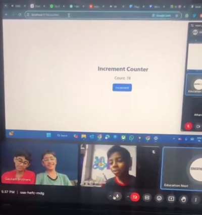 Can someone tell them to fix the flairs?