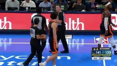 [Highlight] Draymond Green touches the rim to spoil Steph Curry's game winner