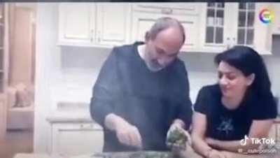 Relax and take notes, while i take tokes of the մարիխուանա smoke