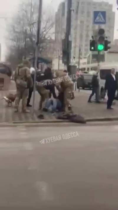 UA Pov. Odessa. Employees of the draft board again grab people on the street in Ukraine for mobilization.