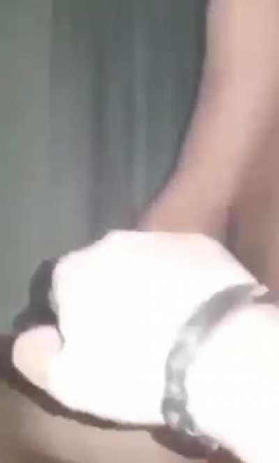 20 jahre alte Fabienne Grossmann aus freiburg im breisgau mit riesigen hängenden titten fickt fremd mit mehreren