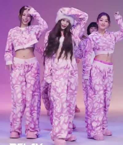 The way Sana is joined by Tzuyu, Jihyo and then Nayeon