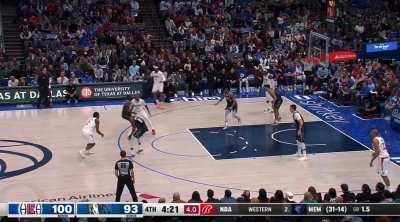 [Highlight] Kawhi Leonard rips away the offensive rebound and hits a backbreaking three late against the Mavs!