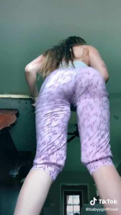 Ahhh Damn I Love A Booty Clapping😍😅