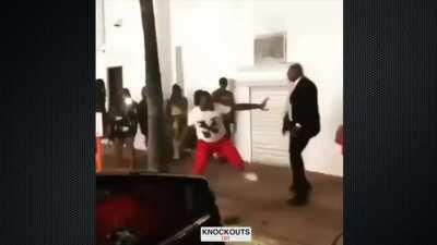 Great left hook and step back to avoid counterattack