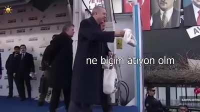 Reis oy vermeyenlerden erzağı geri alıyor.