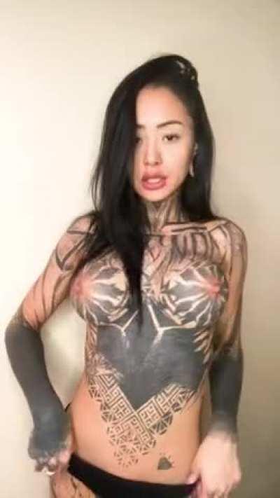 flat tattooed with big boobs, just like you wanted [gif]