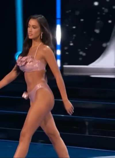 Camila Escribens - Miss Peru