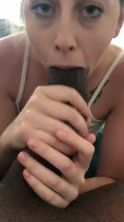 Cutie sucking big bbc