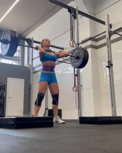 Estefania Gutierrez (@estefaniag24)